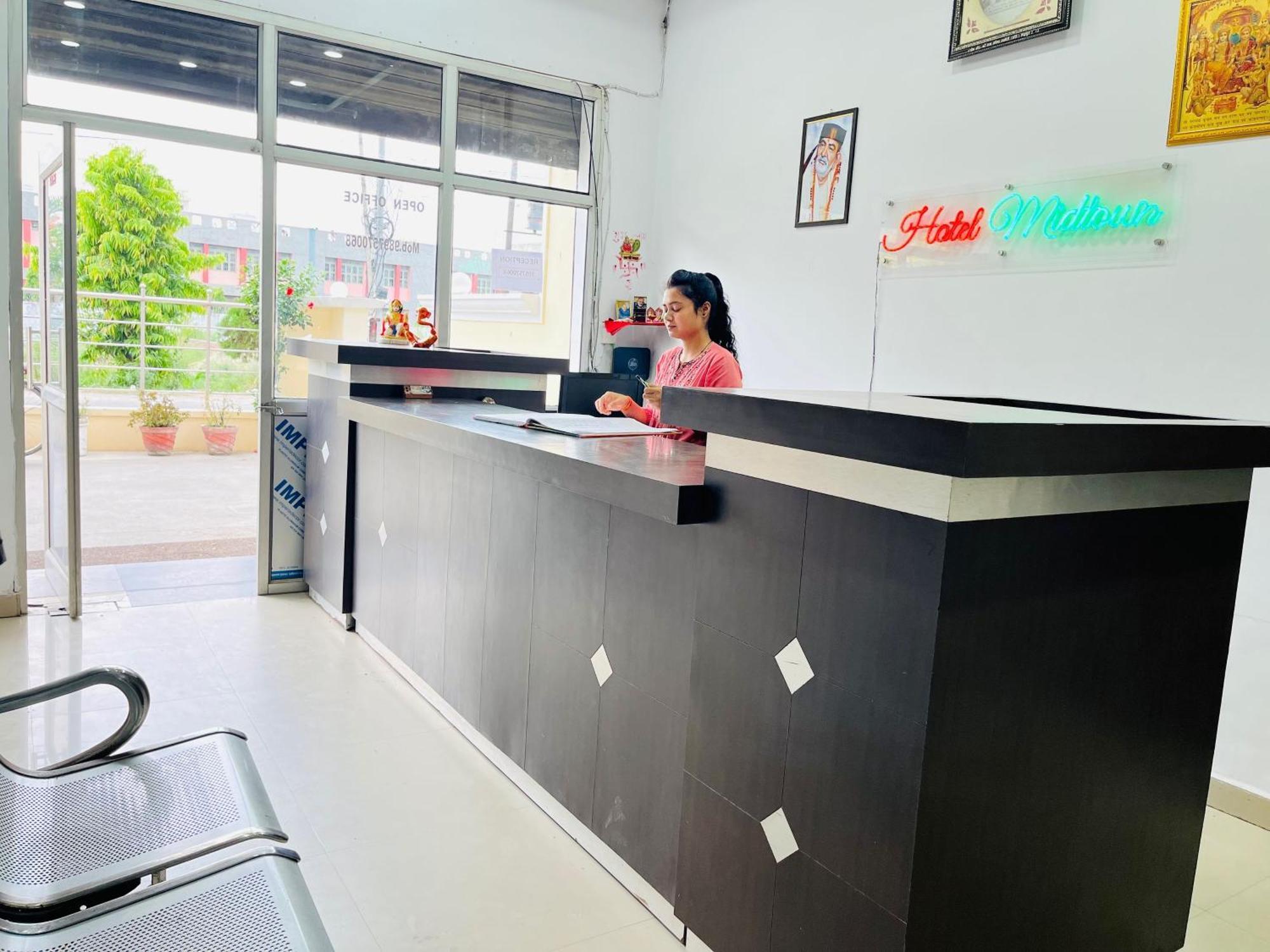 Hotel O Mid Town Ojus Tower Rudrapur Экстерьер фото